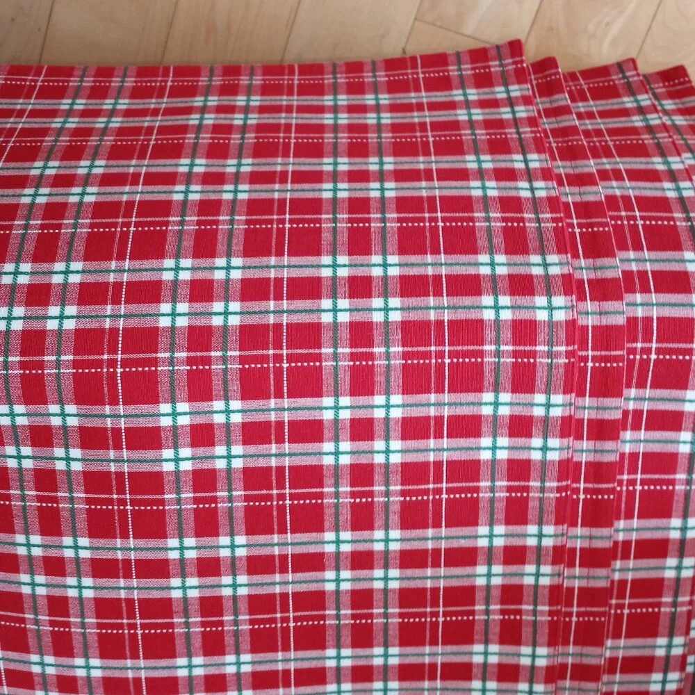'CRATE & BARREL' Set of Four Yuletide Plaid placemats NEW/Unused